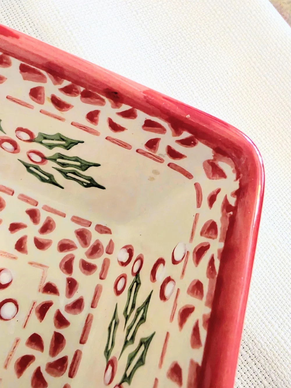 Temptations Peppermint Holly Casserole Dish W Carry Rack 9x13 Christmas Cooking